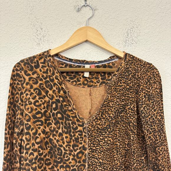 PILCRO ANTHROPOLOGIE Leopard Print Top Brown Waffle Knit Split-Neck - Picture 5 of 10